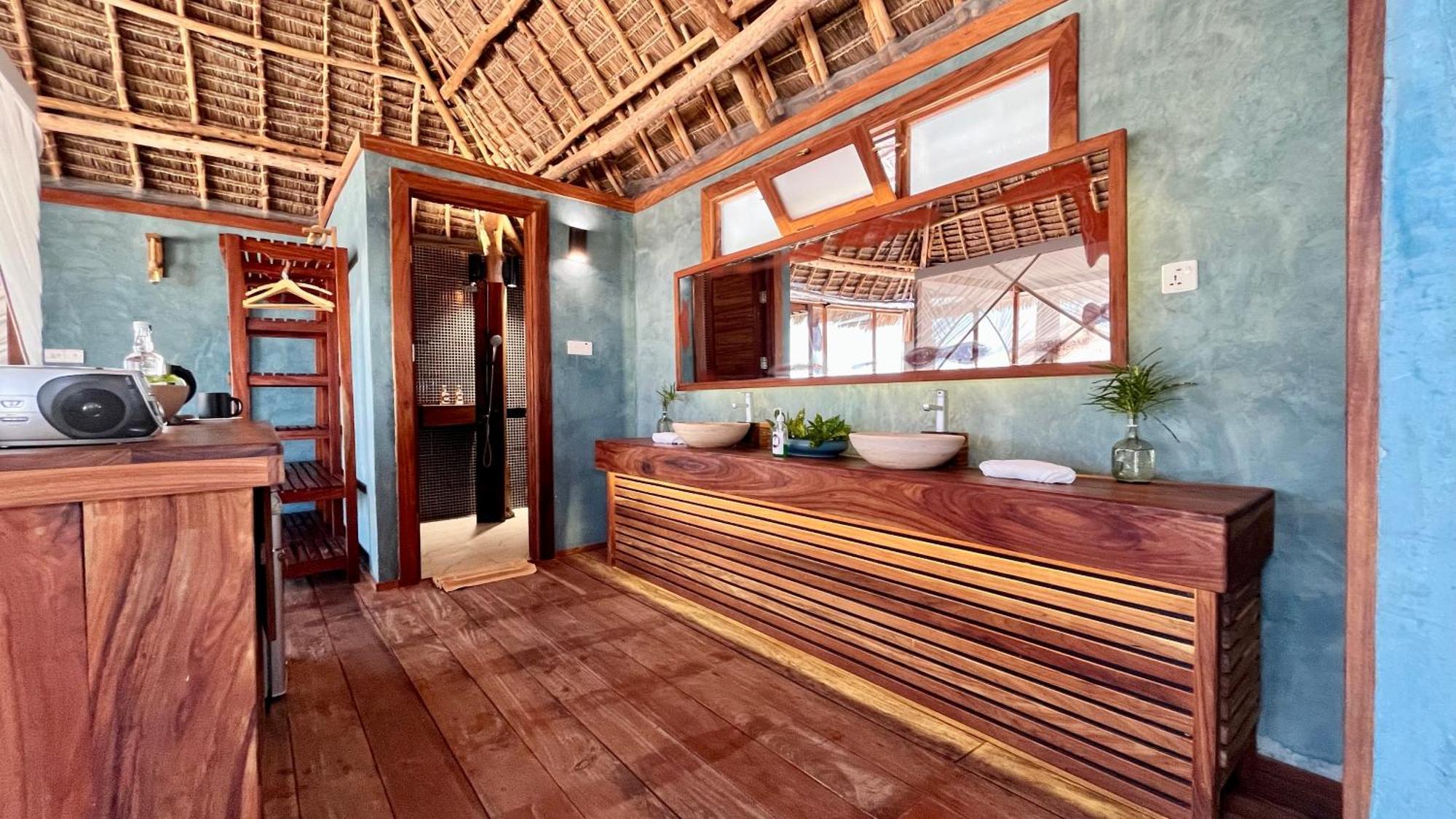 Tiki Beach Club & Resort (Adults Only) 布韦朱 外观 照片