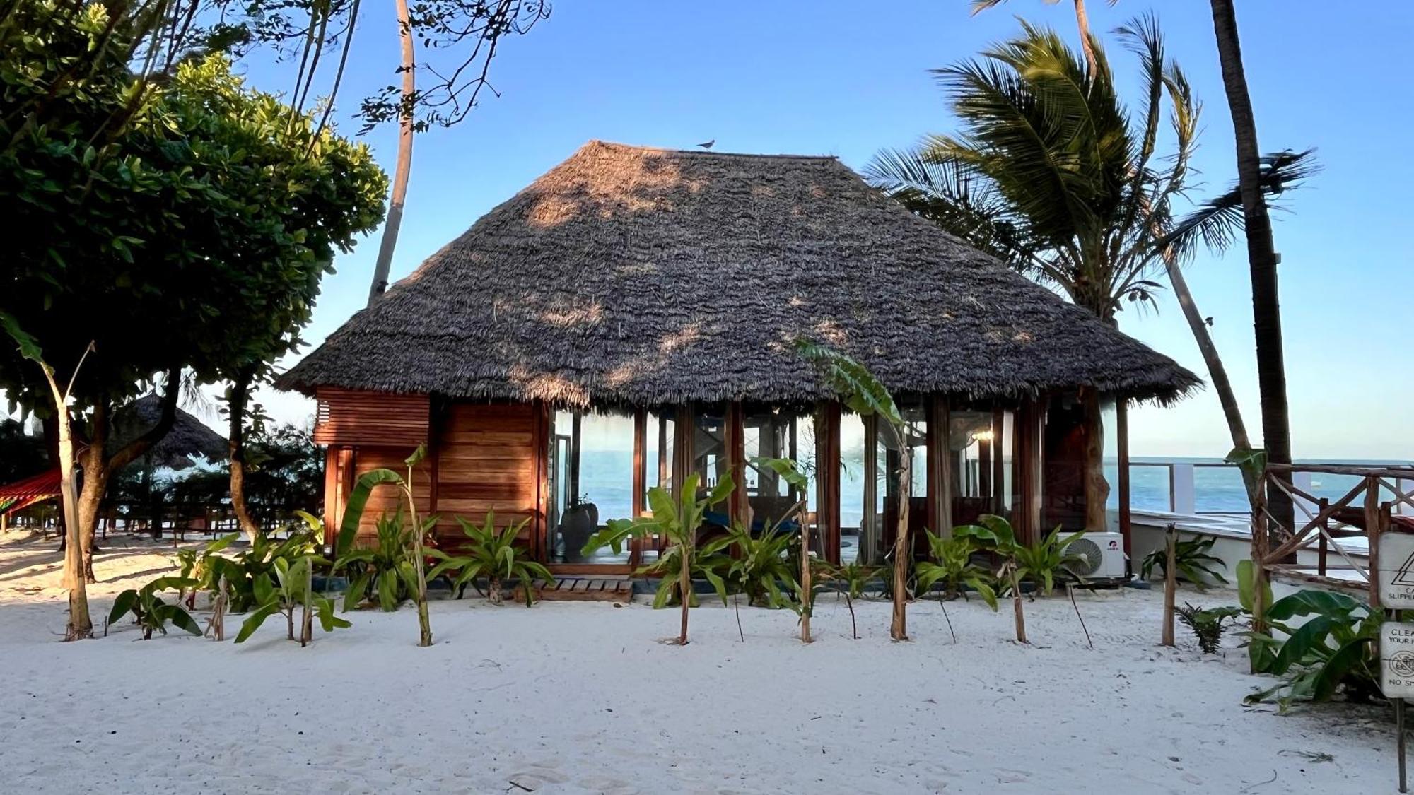 Tiki Beach Club & Resort (Adults Only) 布韦朱 外观 照片