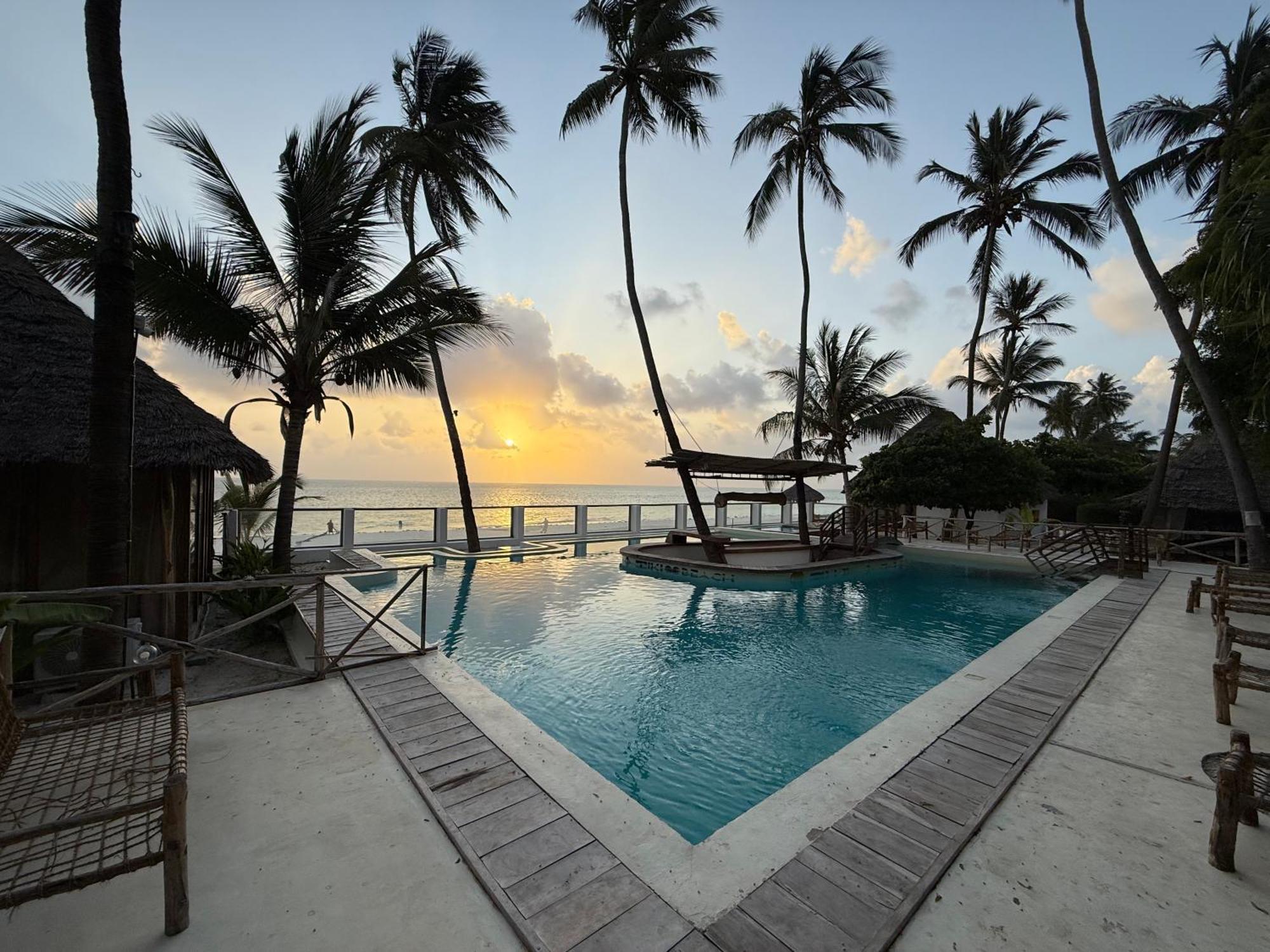 Tiki Beach Club & Resort (Adults Only) 布韦朱 外观 照片